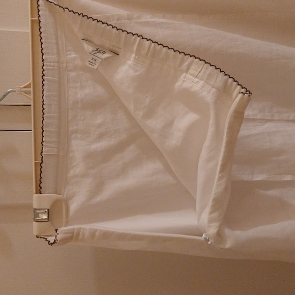 J Jill white cotton skirt with button embellishments Sz XS - Picture 6 of 9